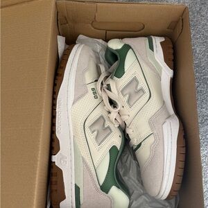 New Balance 550 Cream and Green Low-Top Sneakers with Gum Sole